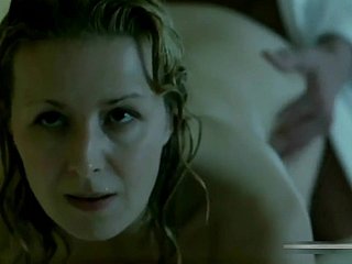 En utilisant ma femme devant la femme de chambre